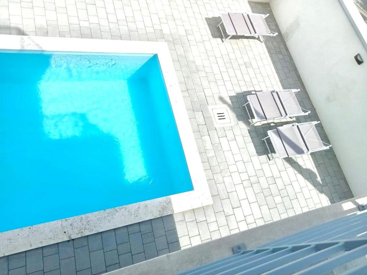 By The Sea Apartment *